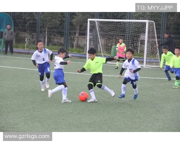 孩子梦想成为球星踢足球怎么办家长如何引导与支持他们的兴趣