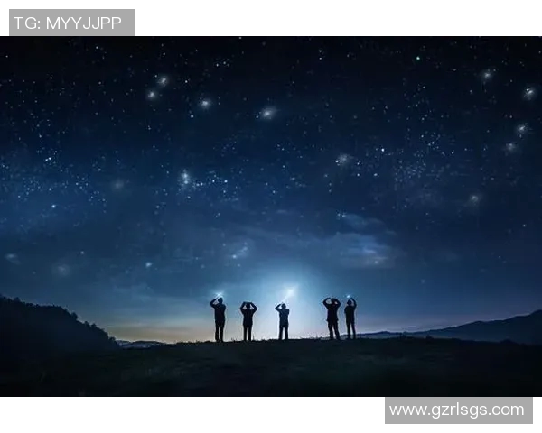 璀璨足球星空映照绿茵梦想群星闪耀辉映永恒激情