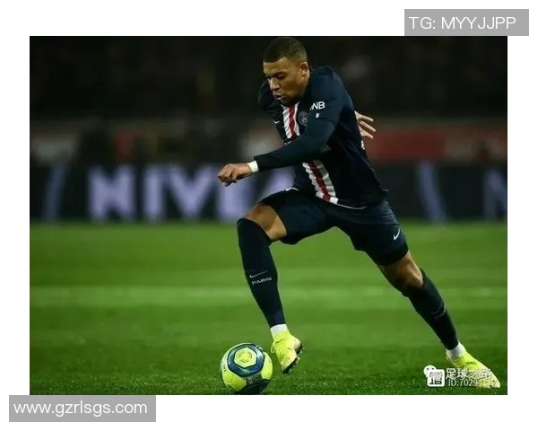 足球球星用脚部位踢球技巧解析：不同部位的独特作用与实战应用